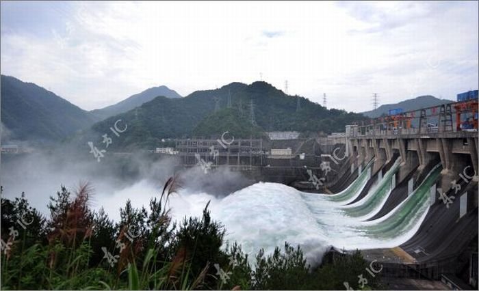 Сброс воды в Китае (30 фото)
