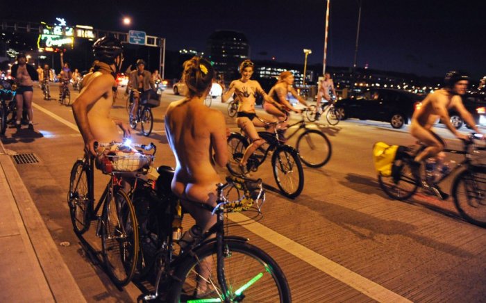 Велосипедные протесты (11 фото)