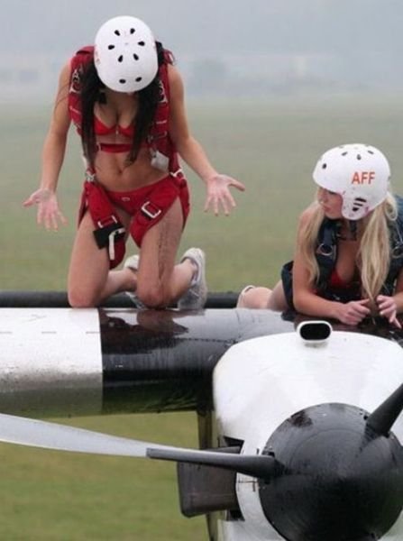 Девушки в авиации (43 фото)
