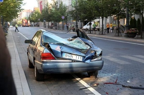 Борьба с незаконной парковкой в Вильнюсе (3 фото)