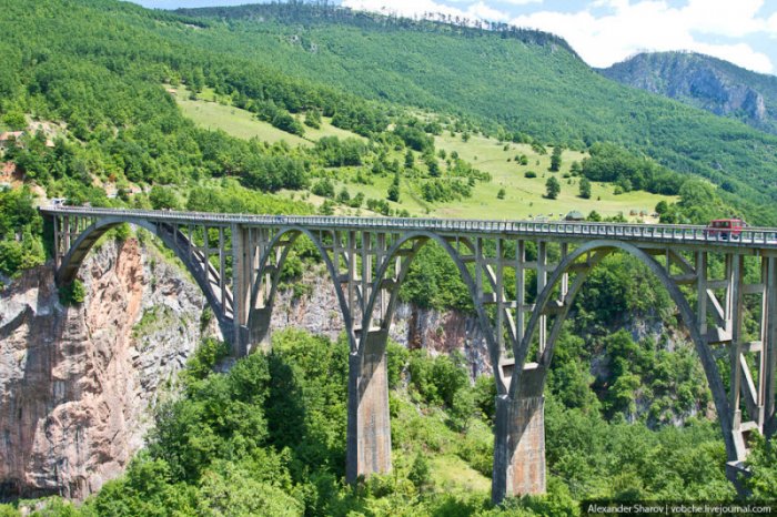 Самый высокий мост в Европе (5 фото)