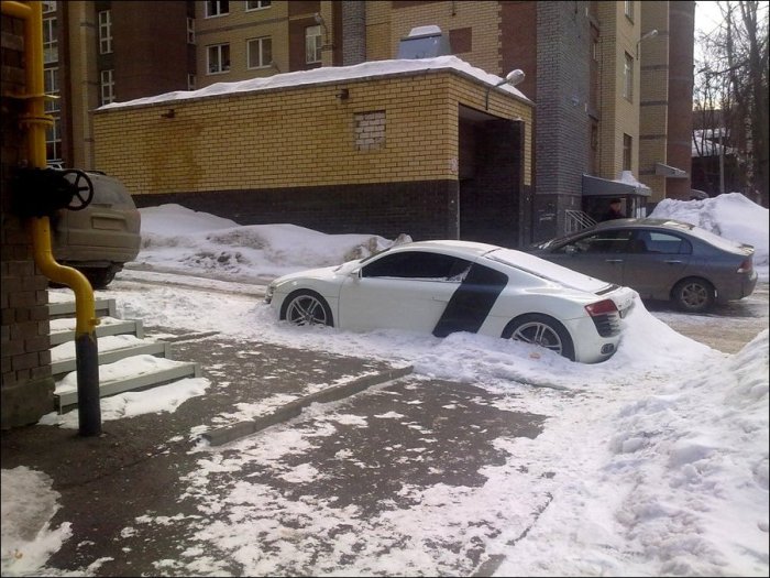 Забытые суперкары в Нижнем Новгороде (10 фото)