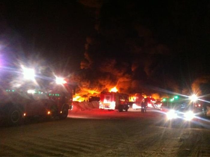 Шинный пожар в Кувейте (7 фото)