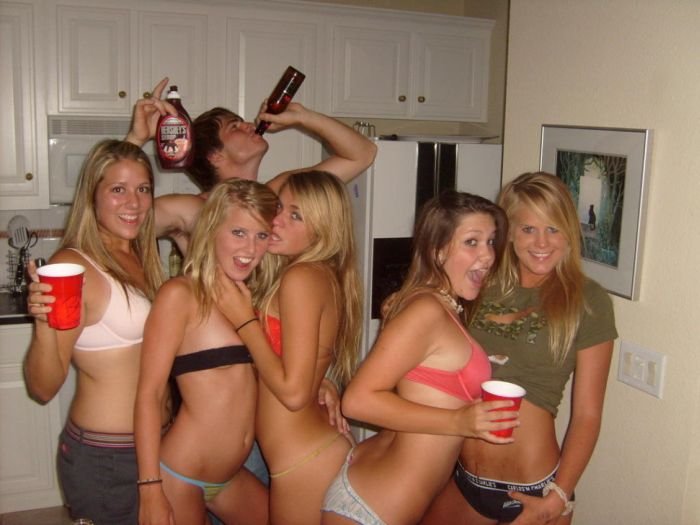 Пьяные девушки (56 фото)