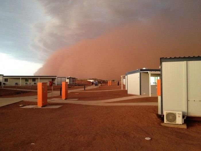 Песчаная буря над Австралией (10 фото)