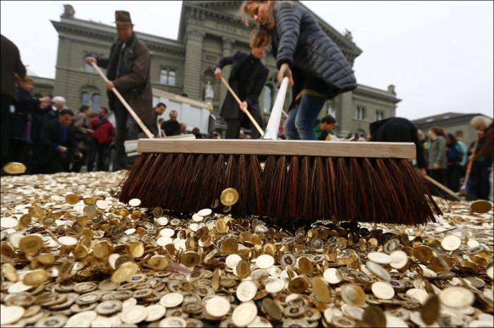 В Швейцарии сорят деньгами (8 фото)