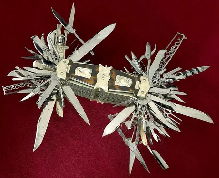 Самый крутой складной нож в мире (8 фото)