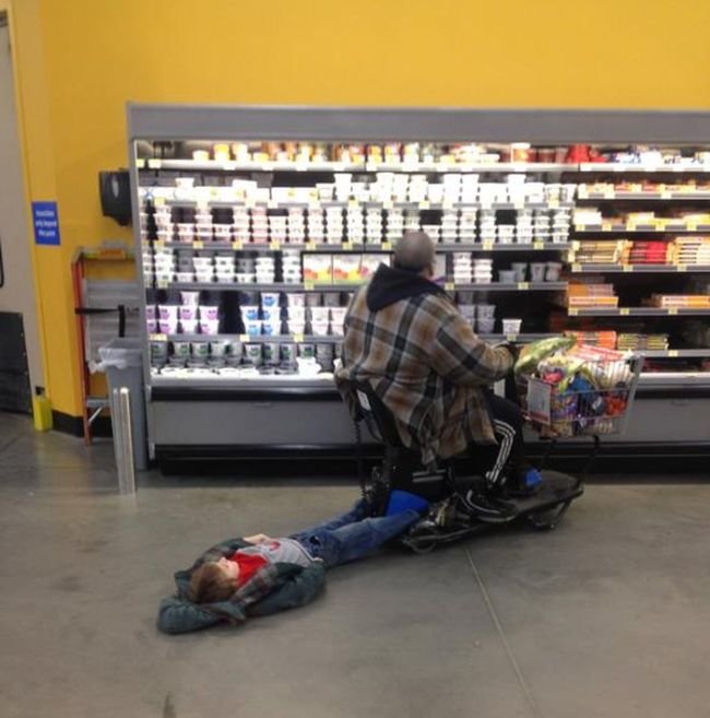 Забавные люди в супермаркетах (39 фото)