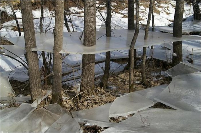 После зимнего наводнения (3 фото)