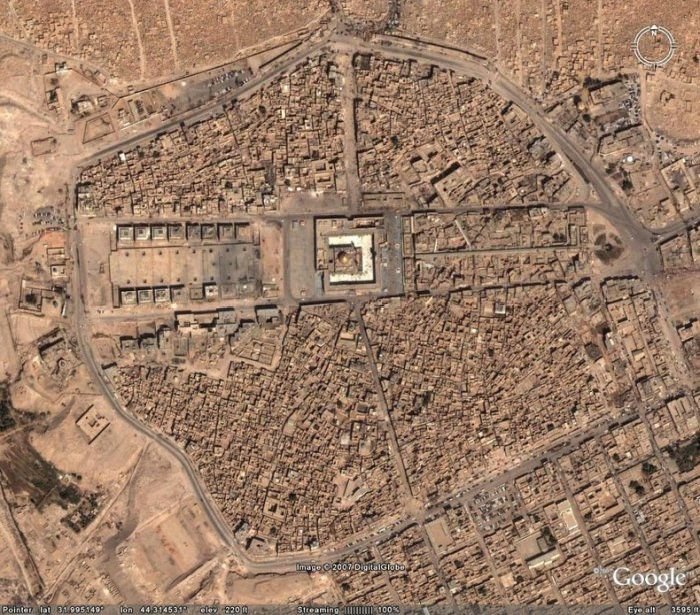 Огромное кладбище Вади Аль-Салам в Ираке (13 фото)