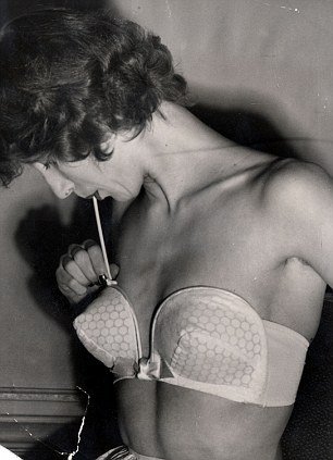 Надувной бюстгальтер из 50-х (5 фото)