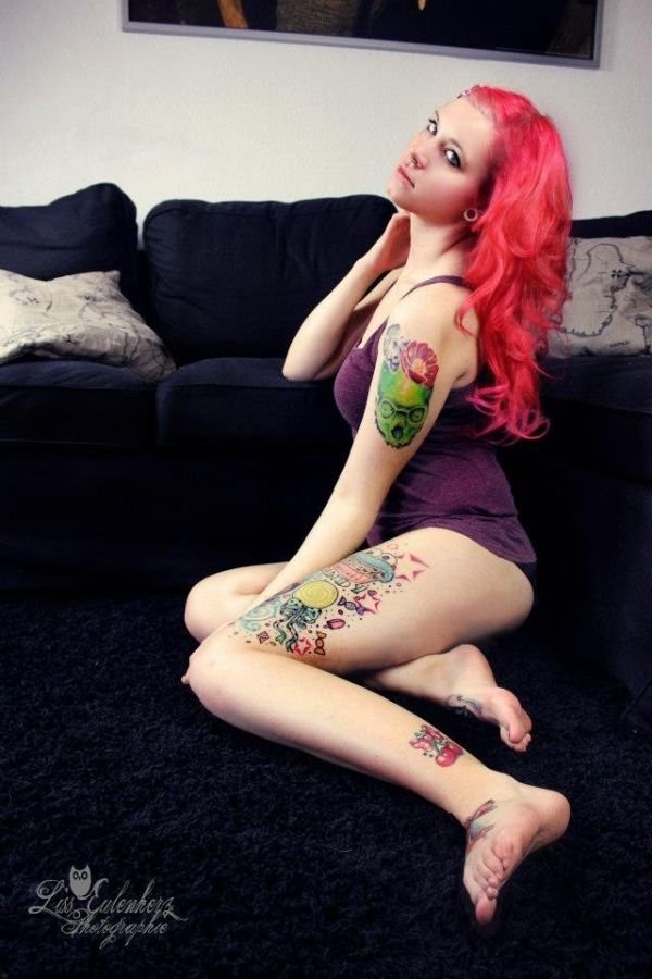 Девушки в татуировках (43 фото)
