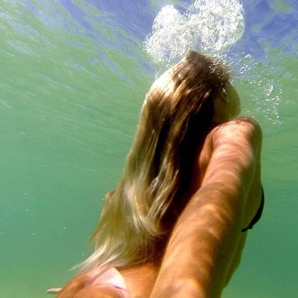Сексуальная серфингистка (30 фото)