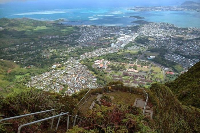 Лестница в небо на Гавайах (14 фото)