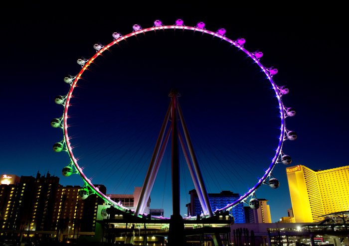 Самое высокое колесо обозрения в мире (11 фото)