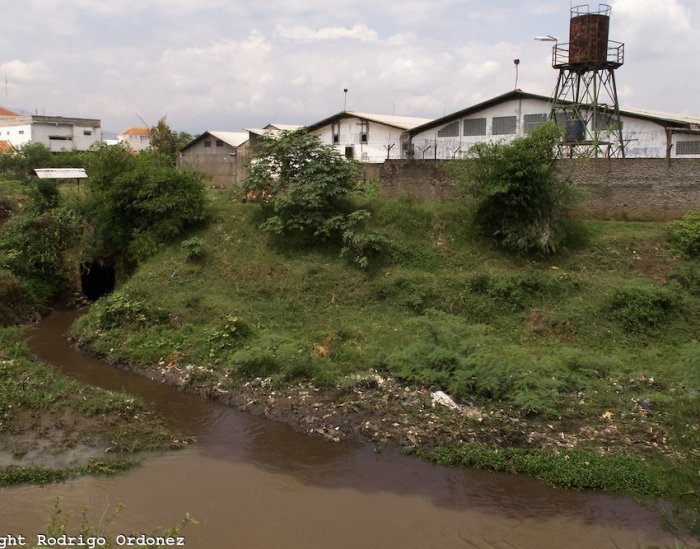 Самая грязная река в мире (13 фото)