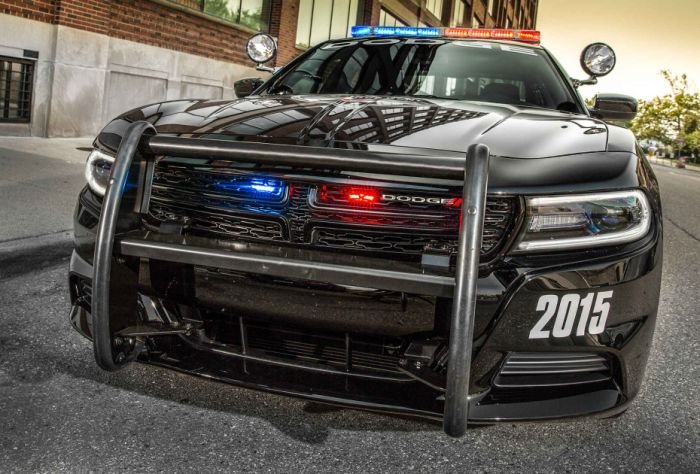 Dodge Charger SRT Hellcat - автомобиль полиции США 2015 года (6 фото)