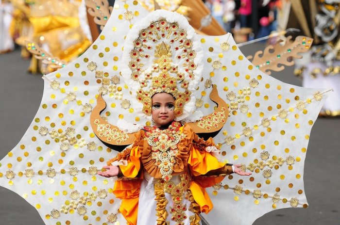 Карнавал моды в Индонезии (28 фото)