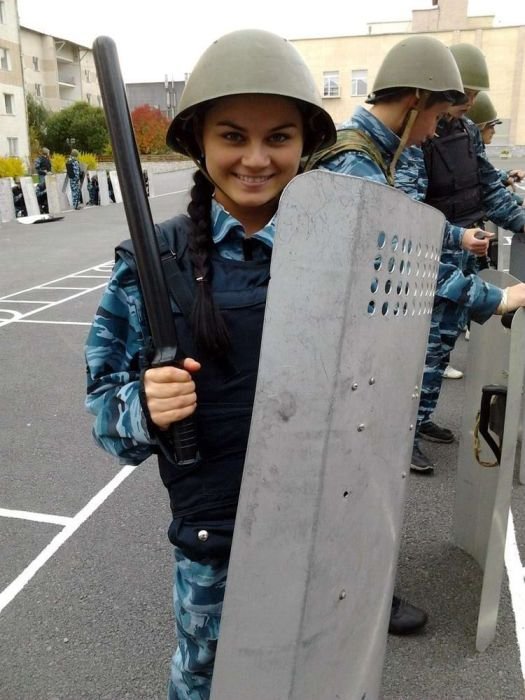 Девушки в полиции России (30 фото)