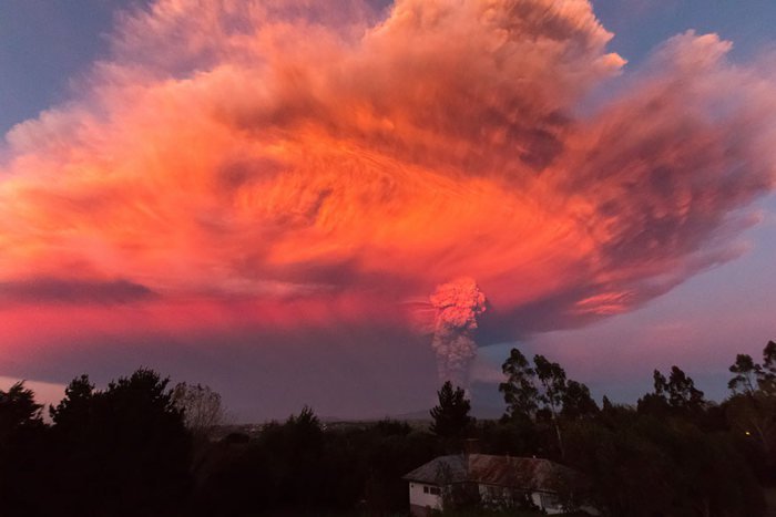 Извержение вулкана Кальбуко в Чили (15 фото)