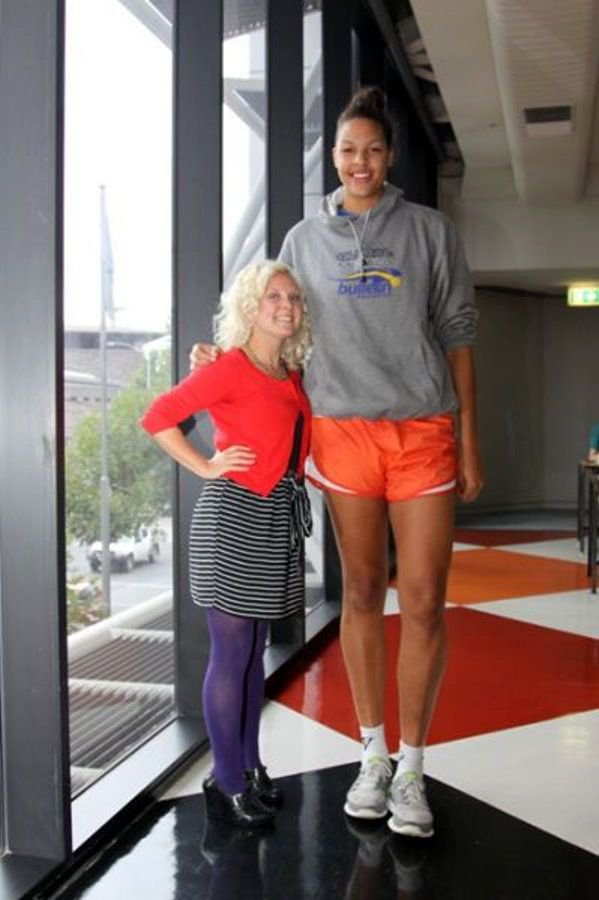 Высокие девушки (18 фото)