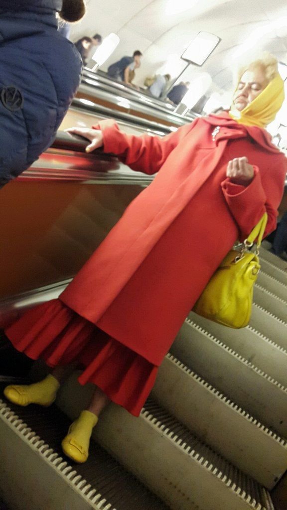Модники в метро (22 фото)