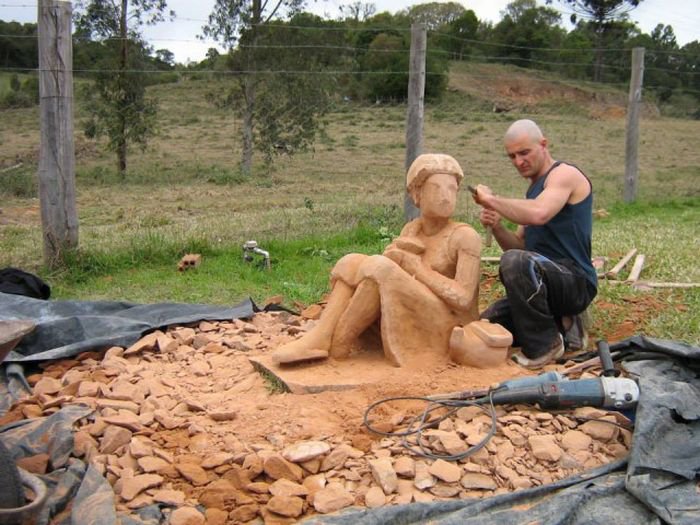 Как делают скульптуры из камня (16 фото)