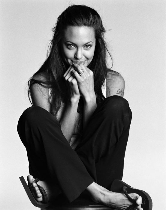 Angelina Jolie (10 фото)