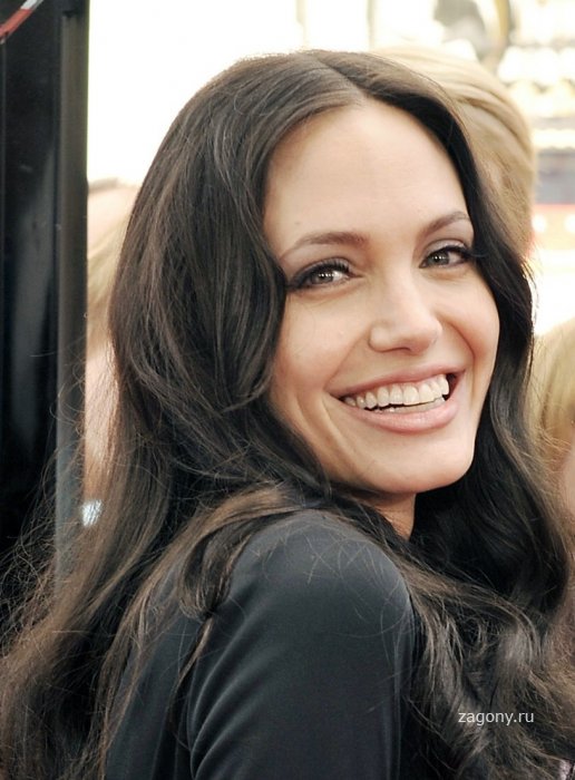 Angelina Jolie (9 фото)