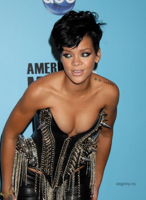 Rihanna (17 фото)