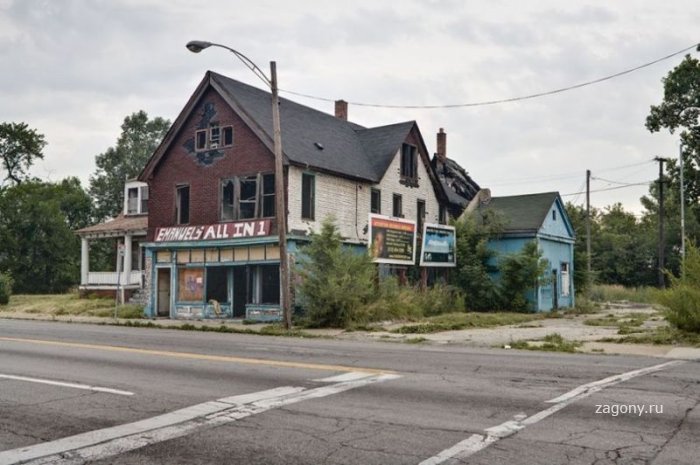 Оставленные в руинах дома Детройта (10 фото)