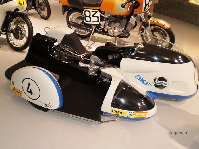 Музей мотоциклов BMW в Мюнхене (25 фото)