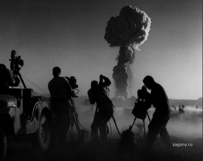 Ядерные взрывы в фотографиях (23 фото)