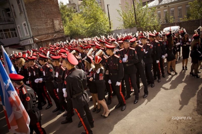 Новое студенческое движение Юнкера МХПИ на параде в честь Дня города Москвы (25 фото)