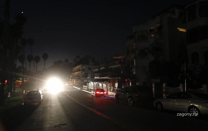 4 миллиона американцев остались без электричества (14 фото)