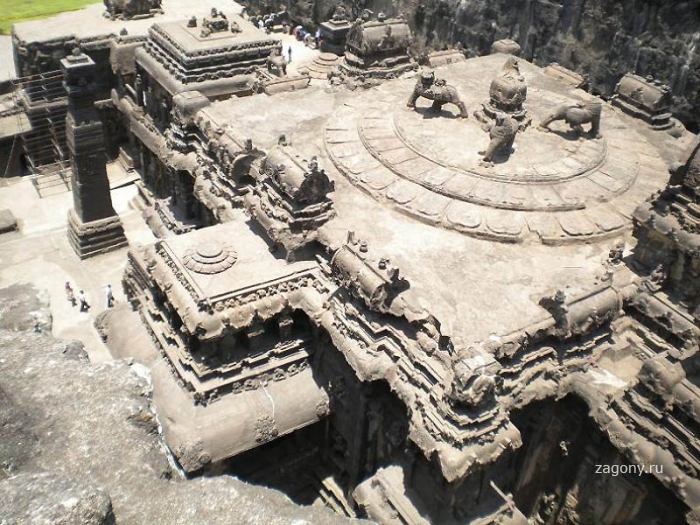 Эллора – пещерные храмы Индии (26 фото)