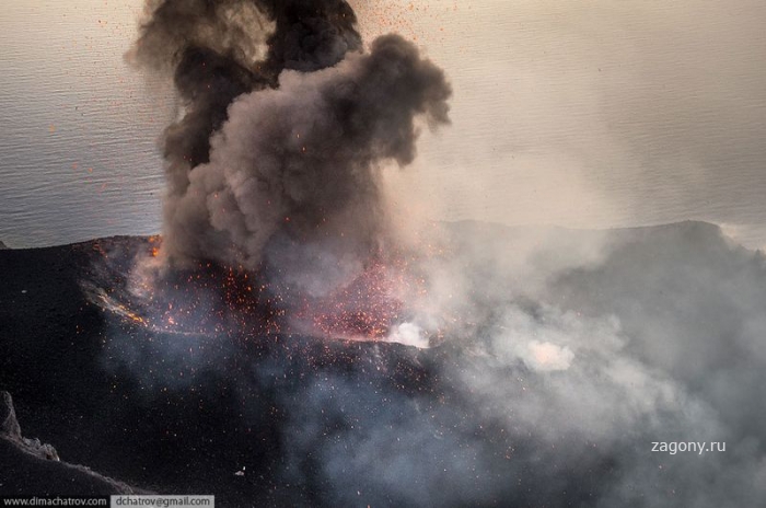 Извержения вулкана Стромболи (14 фото)