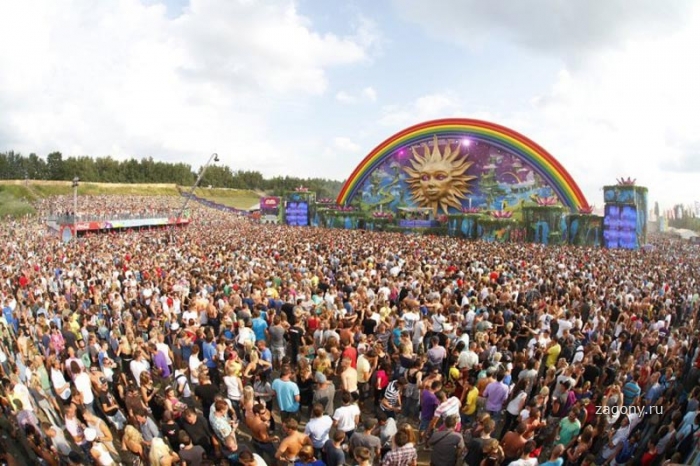 Удивительные сцены фестиваля Tomorrowland (21 фото)