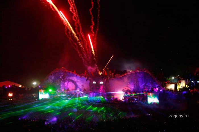 Удивительные сцены фестиваля Tomorrowland (21 фото)