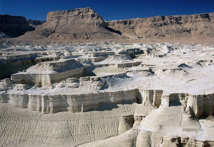 Соляные образования в Мертвом море (19 фото)
