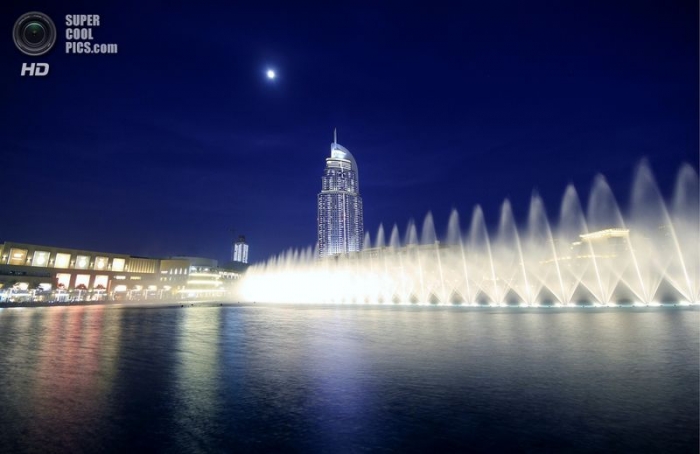 Самый большой музыкальный фонтан в мире (9 фото)