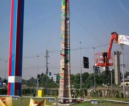 Рекордно высокая башня из LEGO (1.988 MB)