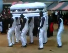 Веселые камерунские похороны (6.638 MB)