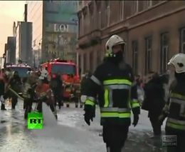 Пожарники против полиции на митинге в Брюсселе (7.090 MB)