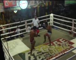 Необычный бой в тайском боксе (8.789 MB)