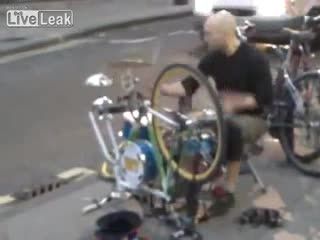 Барабанный велосипед (9.531 MB)