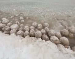 Ледяные шары на озере Мичиган (7.823 MB)