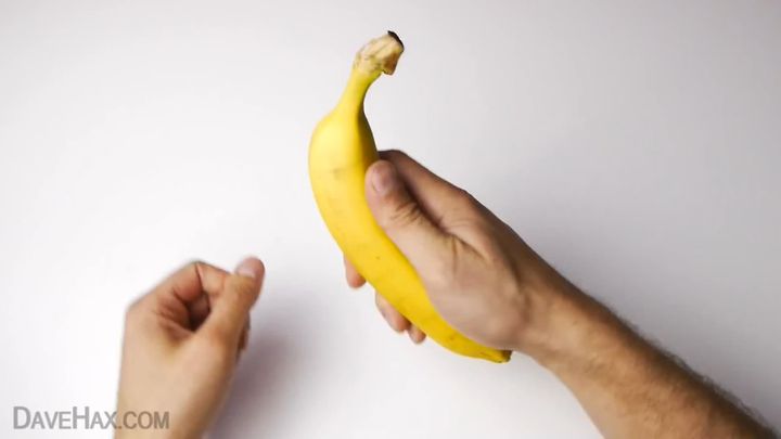 Розыгрыш - нарезаем банан не снимая кожуры (7.731 MB)