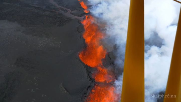 Извержение вулкана в Исландии (7.174 MB)