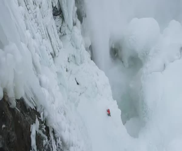 Подъем на замерзший Ниагарский водопад (3.417 MB)